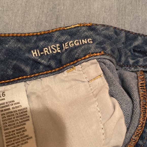 3 pair of American Eagle jeans.  1 Artist  Flair. 2 high rise Jegging 16 Long - Picture 10 of 11